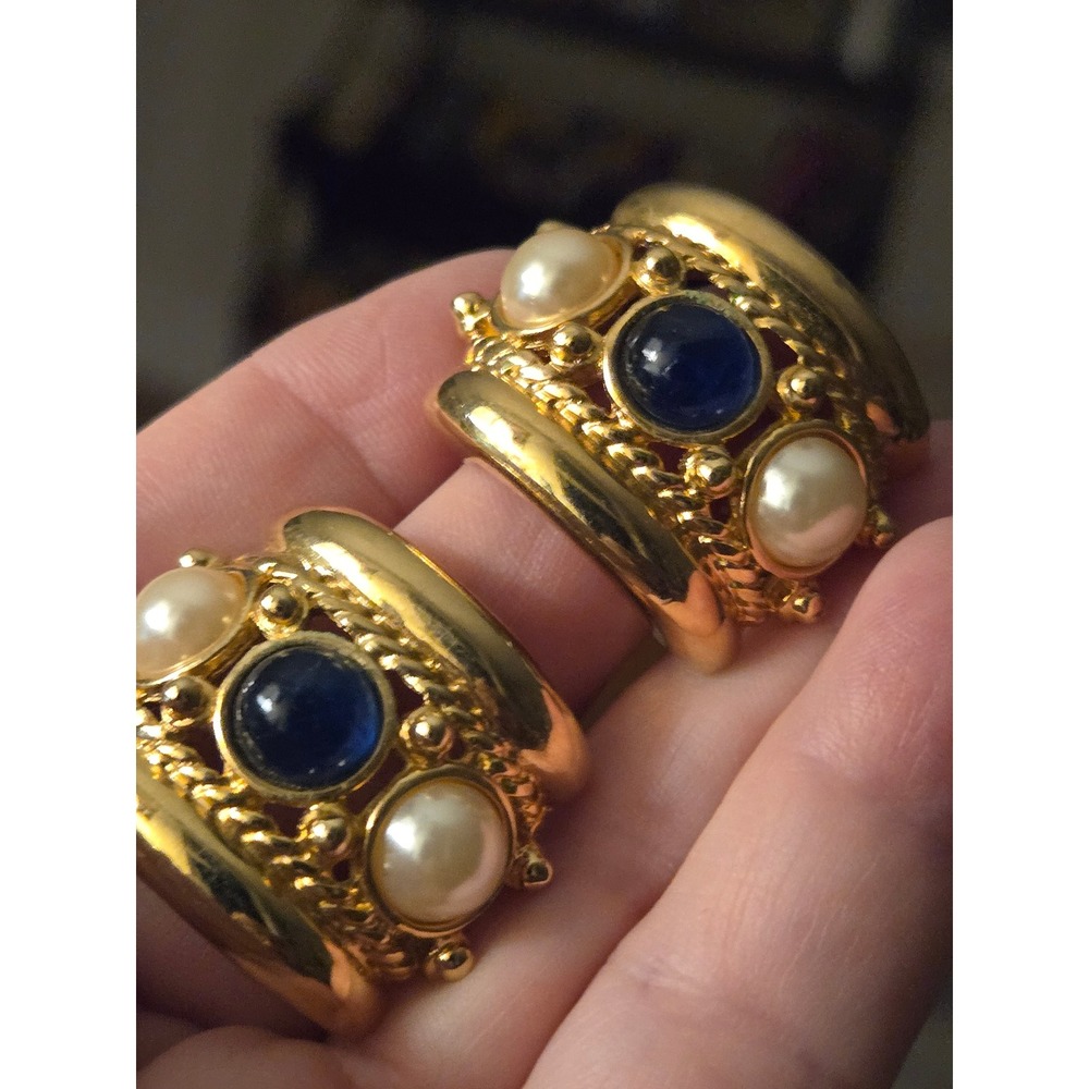 Joan River Signed Vintage Statement Earrings Clip Gold Blue Glass Pearl Cabochon - Picture 4 of 7